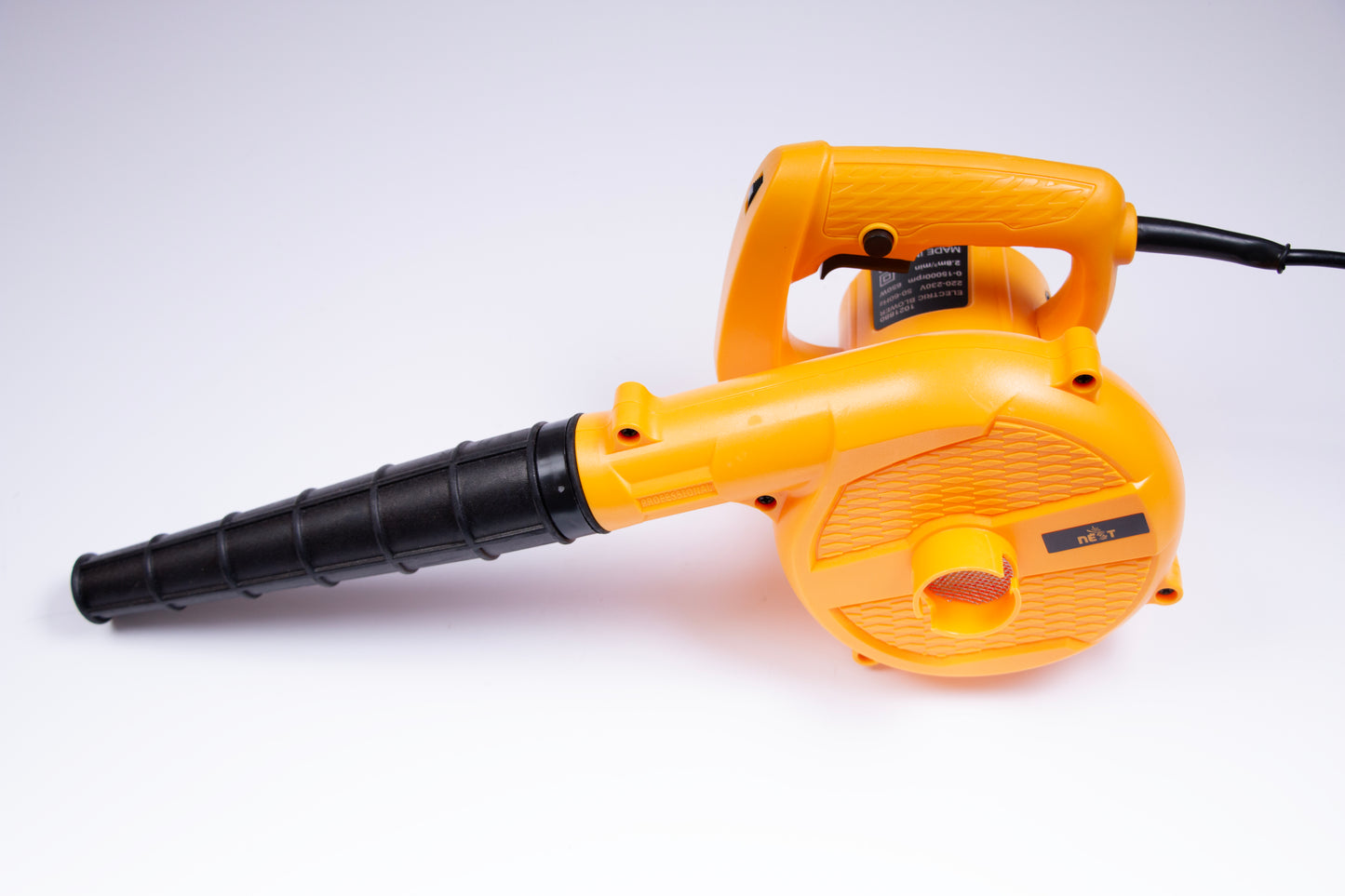 High-Power Yellow Electric Leaf Blower 400W/600W – Ergonomic Grip, Compact Design, Efficient Airflow, Diagonal Display